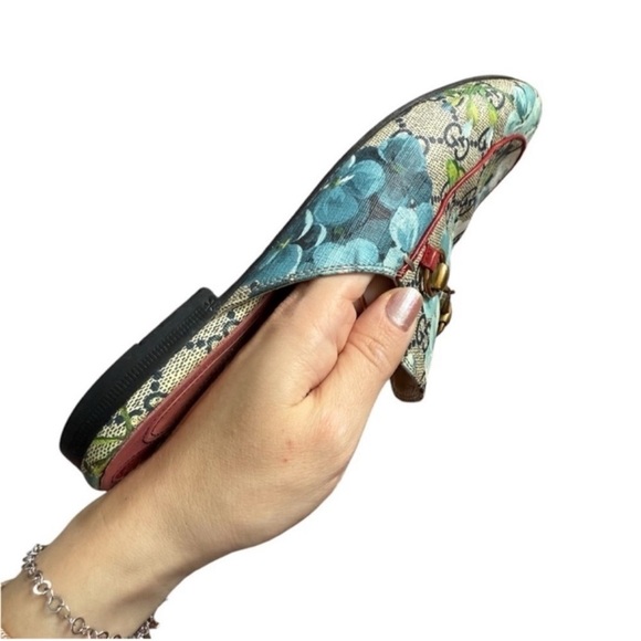 GUCCI Supreme Monogram Blooms Princetown Slippers 40 Beige Blue Navy Hibiscus - Picture 8 of 16